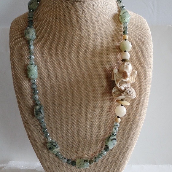 NETSUKE NECKLACE BUDDHA RIDING TURTLE HOLDING LOTUS 29" LONG - Picture 3 of 10